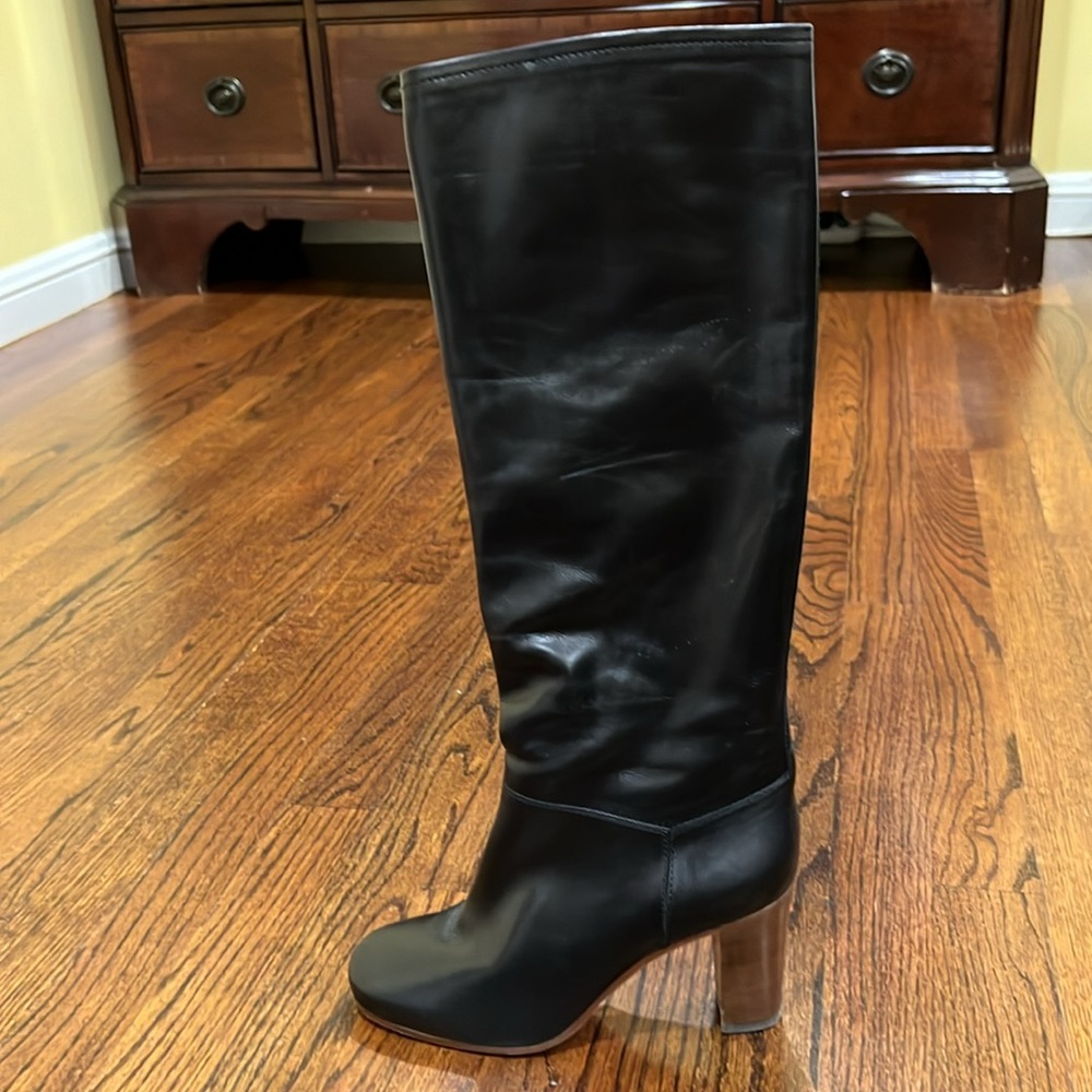 CELINE High Leather Heeled Boots! 👢 - Picture 3 of 8